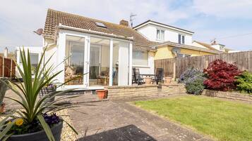 Cottage | Property grounds