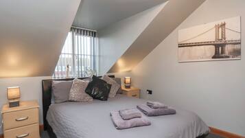 Cottage | 3 bedrooms, individually decorated, individually furnished, free WiFi