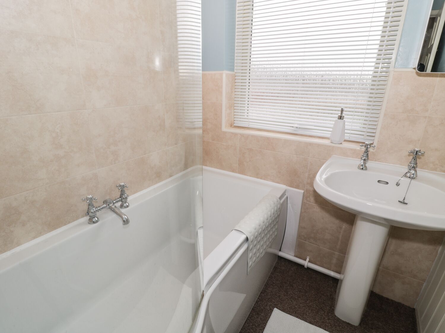 Cottage | Bathroom | Shower