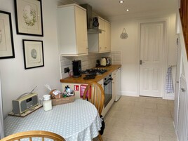 코티지 | 전용 주방 | 냉장고, 쿡탑, 식기 세척기, 전기 주전자