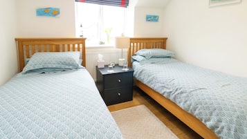 Cottage | 2 bedrooms, individually decorated, individually furnished, free WiFi