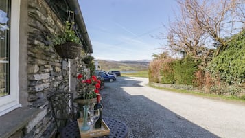 Cottage | Property grounds