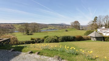 Cottage | Property grounds