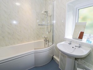 Cottage | Bathroom | Shower - Dyffryn Bach (Corwen)