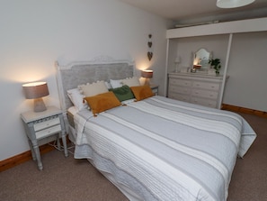 3 habitaciones, decoración personalizada y muebles diferentes 
