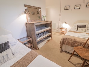 Cottage | 2 phòng ngủ, trang trí khác biệt 