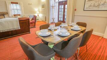 2 bedrooms, individually decorated, individually furnished, free WiFi