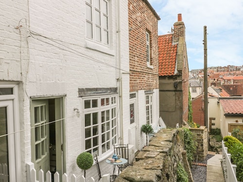 Demeter Holiday Cottage