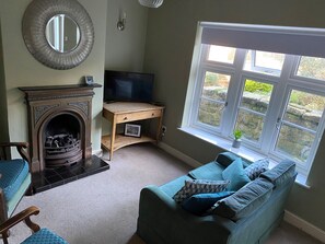 Living area - Demeter Holiday Cottage (Whitby)