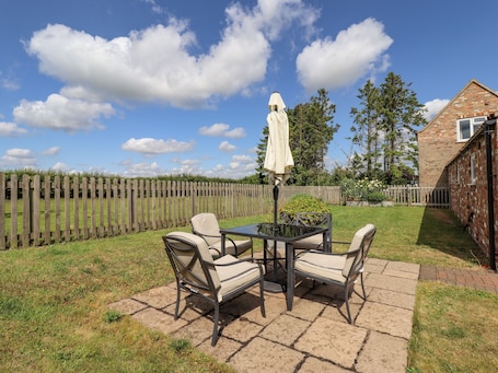 Cottage | Property grounds