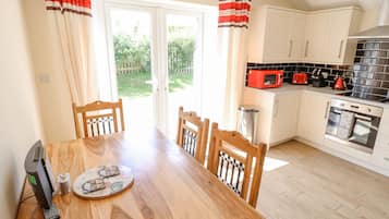 Cottage | Dining