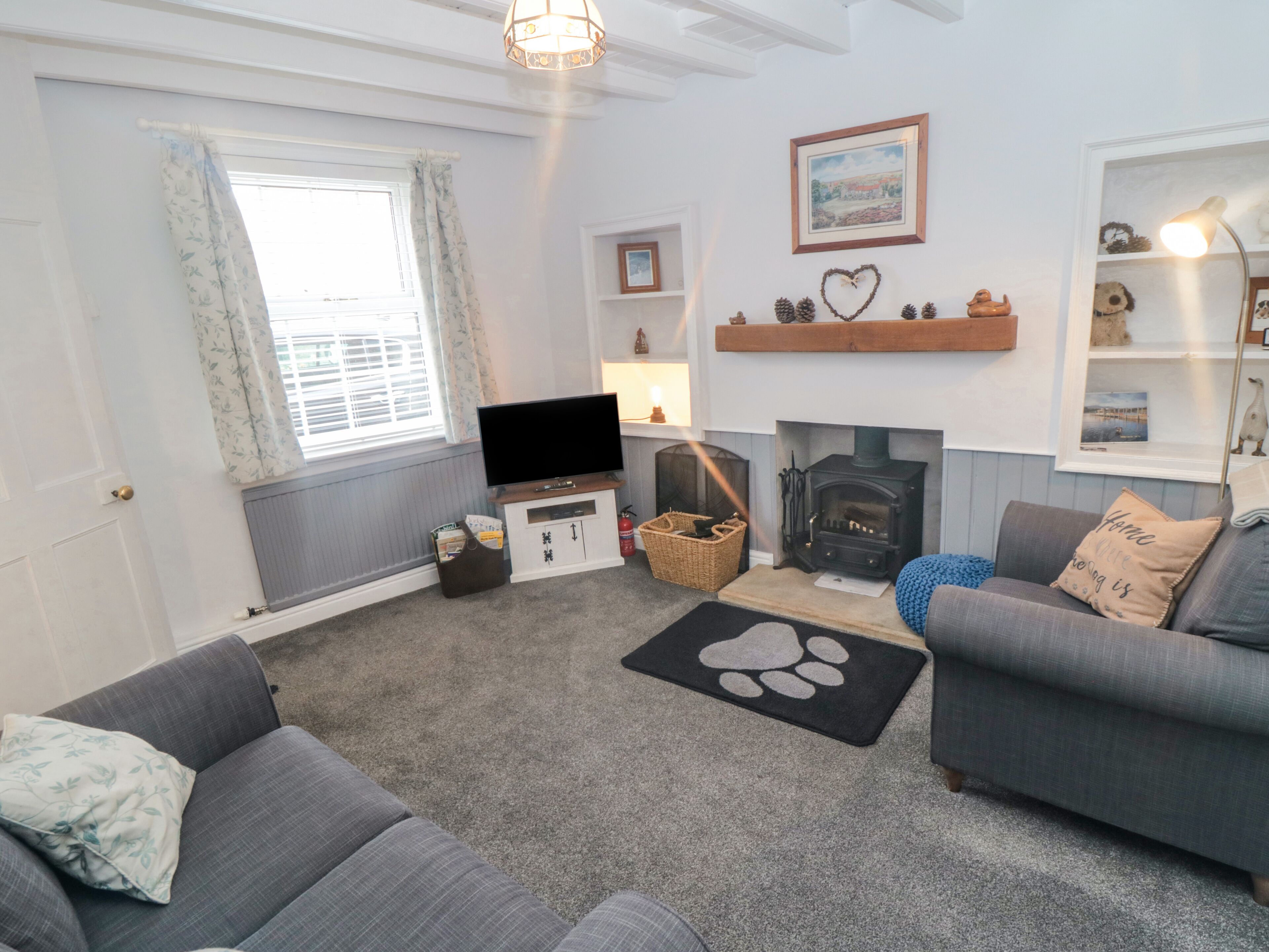 Cottage | Living area | TV, DVD player