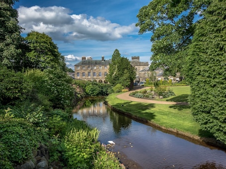 Cottage | Property grounds