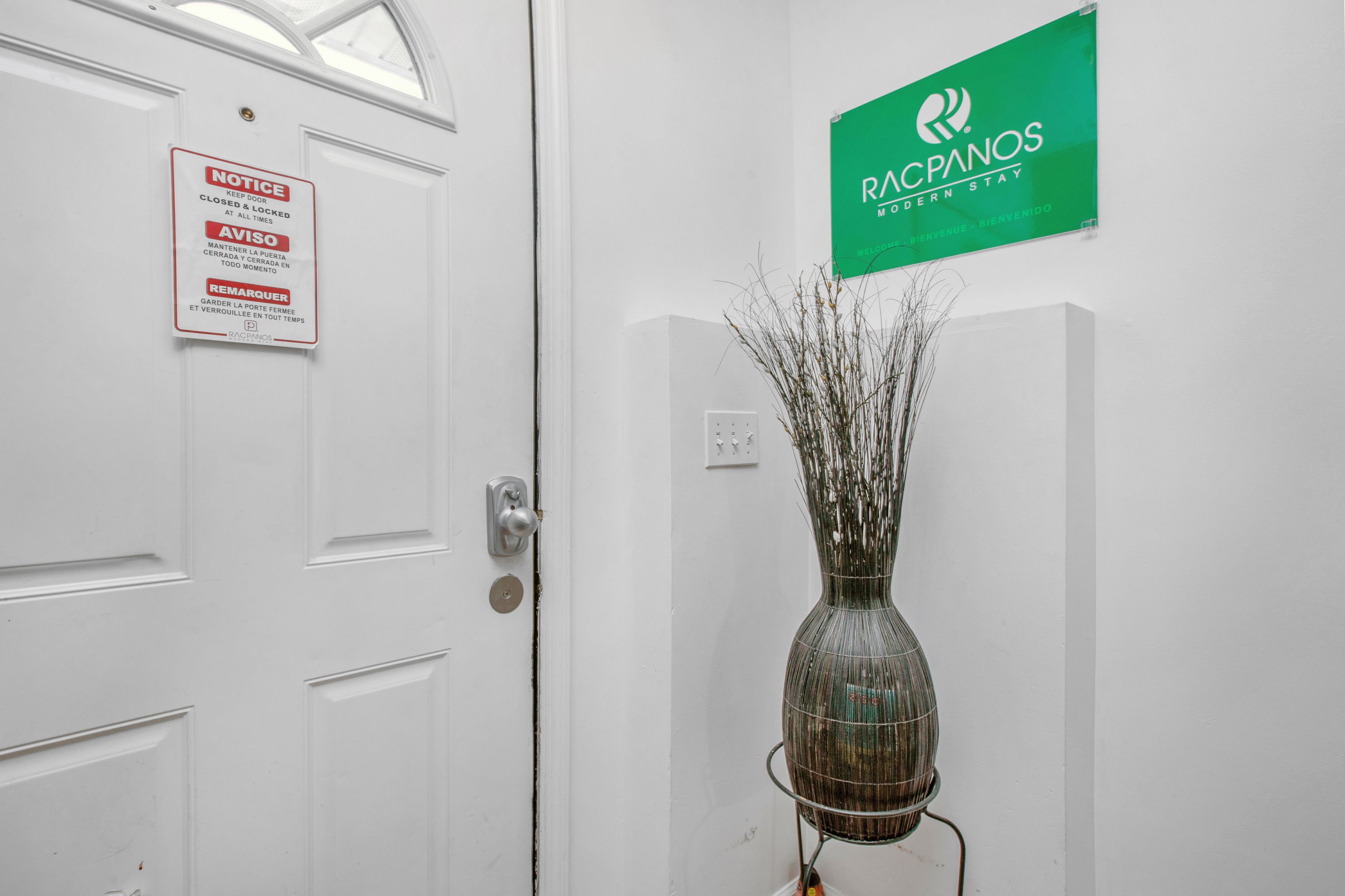 Premium Studio, 2 Double Beds, Non Smoking, Kitchenette | Iron/ironing board, free WiFi, bed sheets