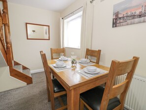 Cottage | Dining - Maesdu Cottage (Llandudno)