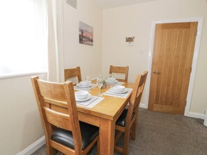 Cottage | Dining - Maesdu Cottage (Llandudno)