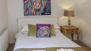Cottage | 2 bedrooms, individually decorated, individually furnished, free WiFi