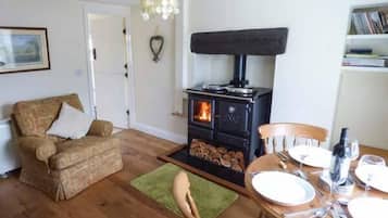 Cottage | Living room | TV