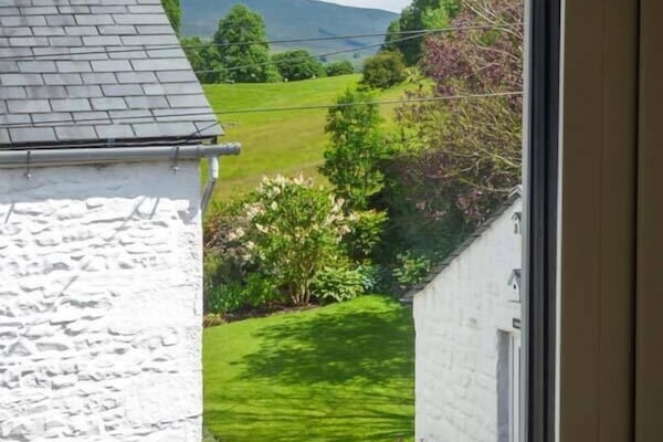Cottage | Property grounds