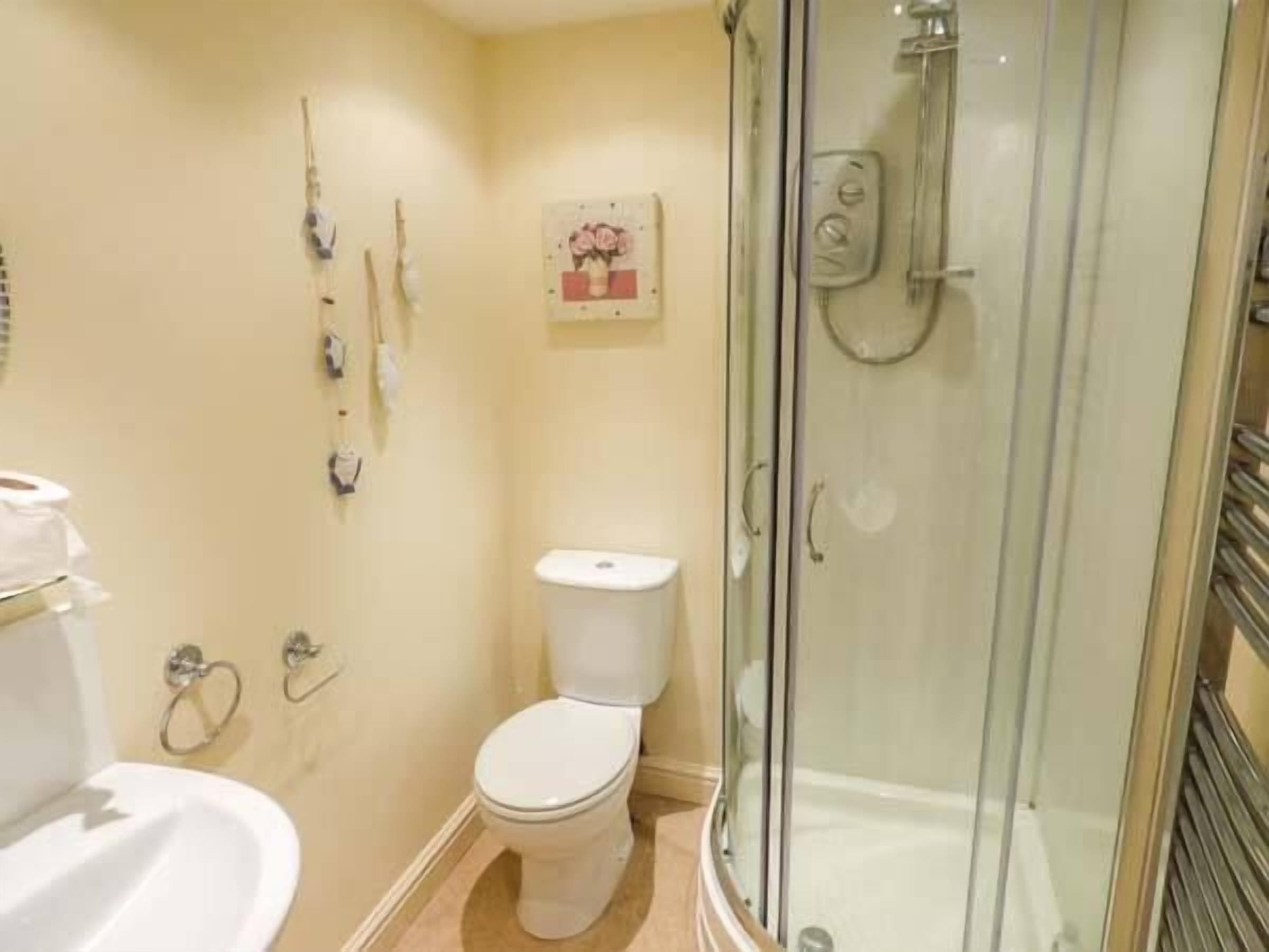 Cottage | Bathroom | Shower