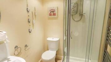 Cottage | Bathroom | Shower