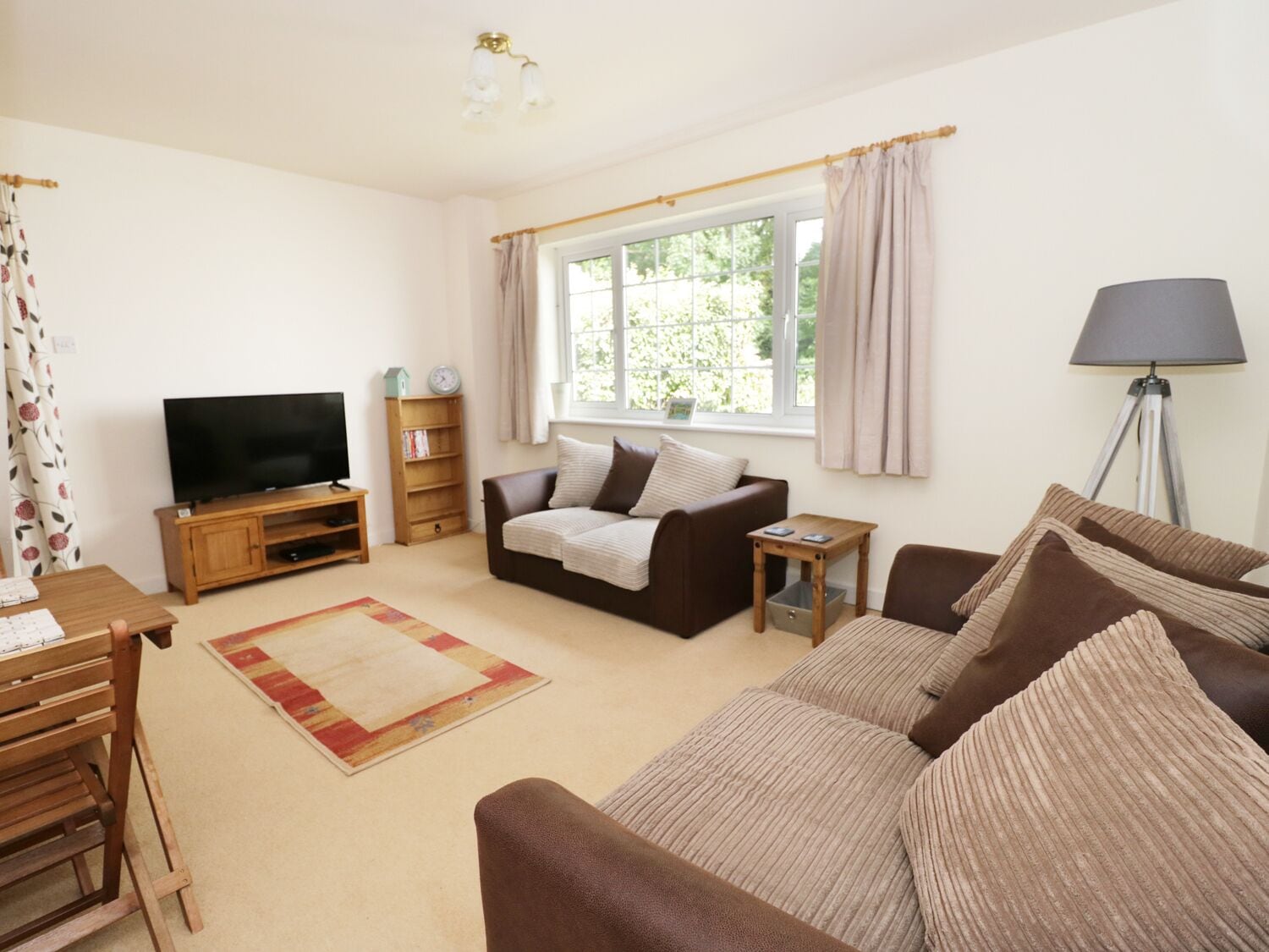 Cottage | Living room | TV