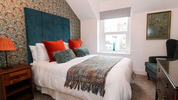 Cottage | 7 bedrooms, individually decorated, individually furnished, free WiFi