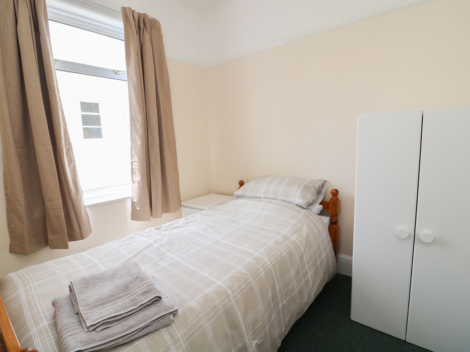 Cottage | 3 bedrooms, individually decorated, individually furnished, free WiFi