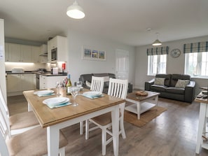 Cottage | Dining - Flip Flops (Filey)