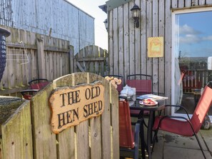 Cottage | Property grounds - The Old Hen Shed (Keighley)