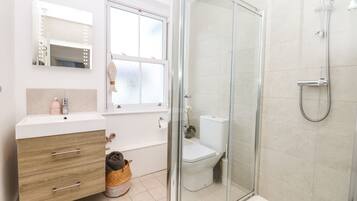 Cottage | Bathroom | Shower