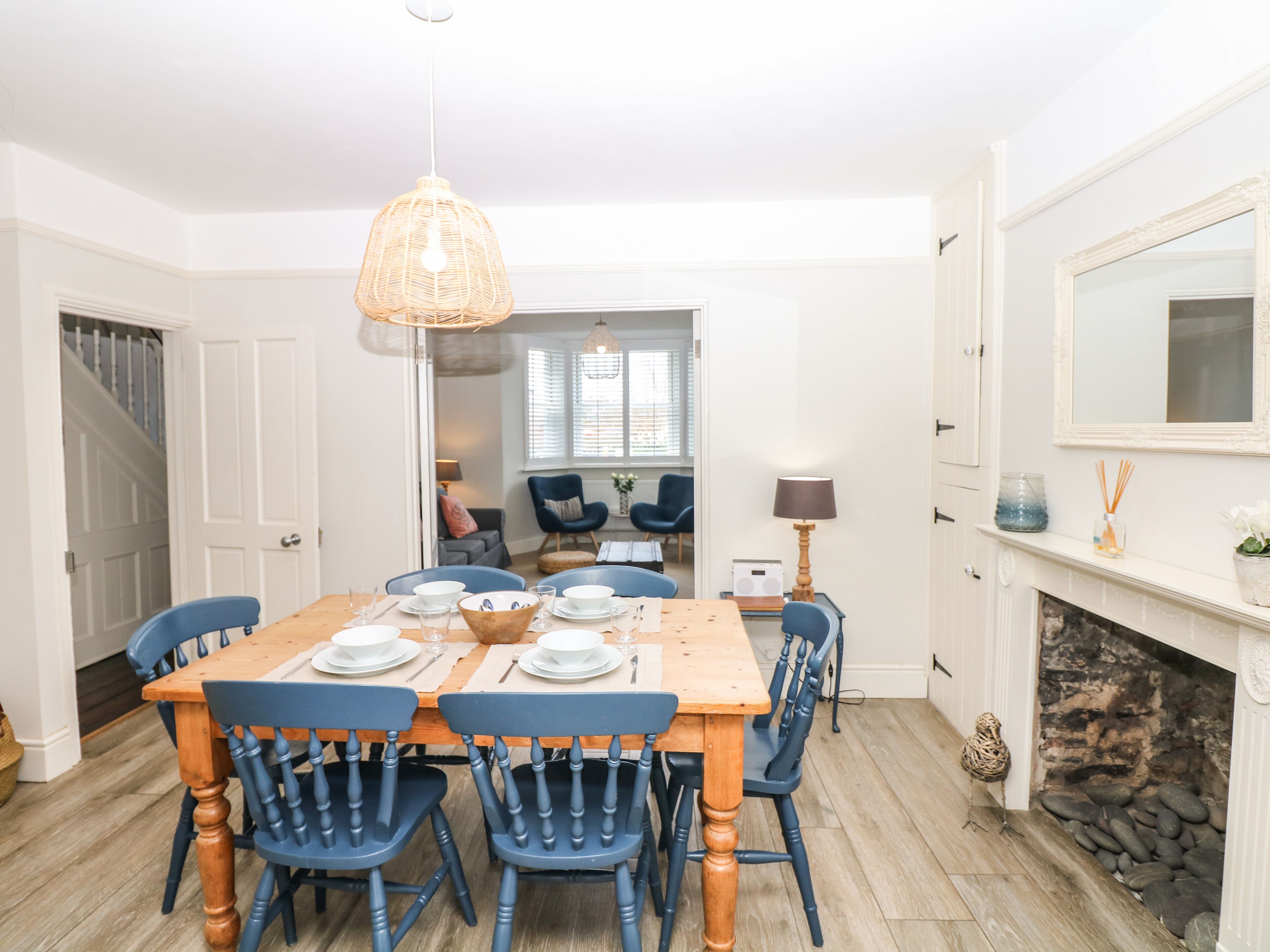 Cottage | Dining