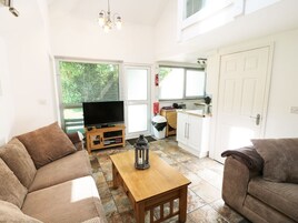 Cottage | Living area | TV