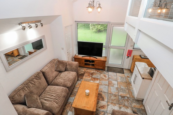 Cottage | Living area | TV
