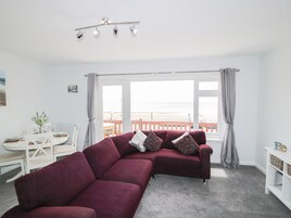 Cottage | Living room | TV, DVD player