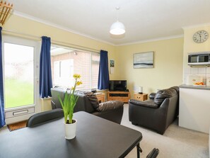 Cottage | Dining - 21 Siesta Mar (Norwich)