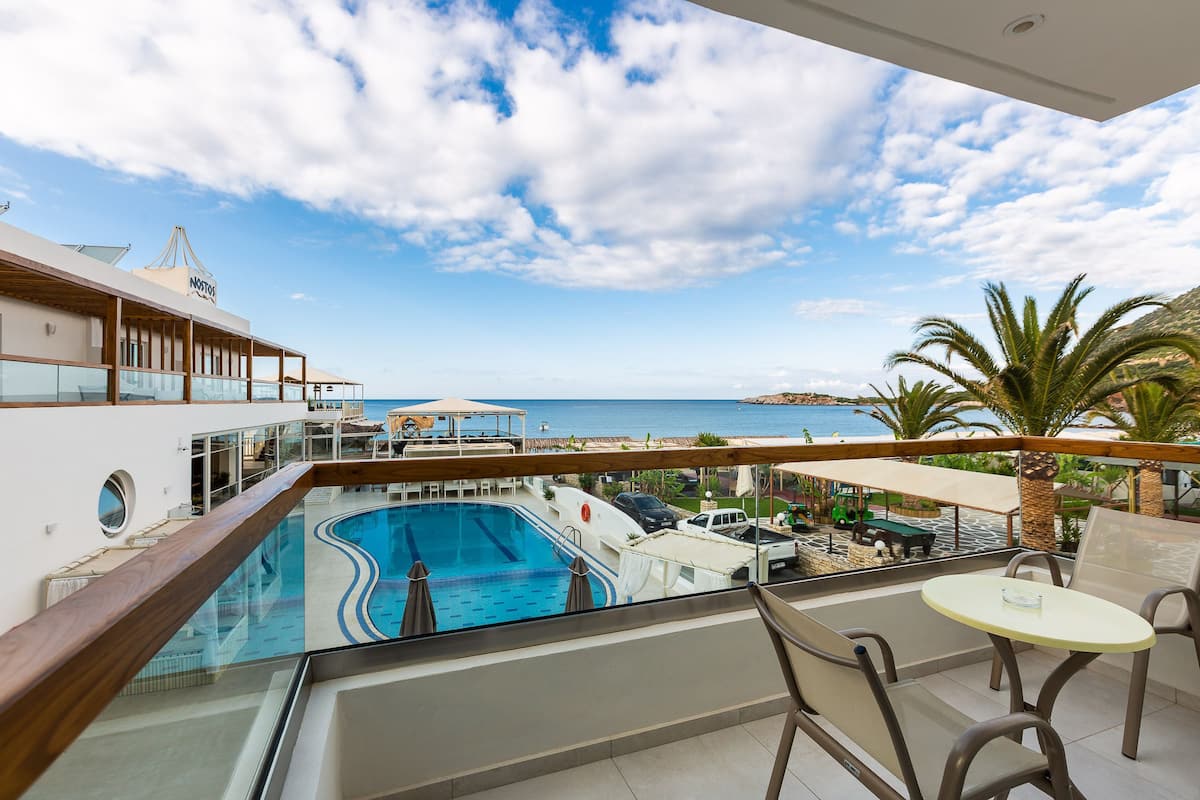 Standard Room with Sea View | 1 bedroom, in-room safe, individually decorated, soundproofing
