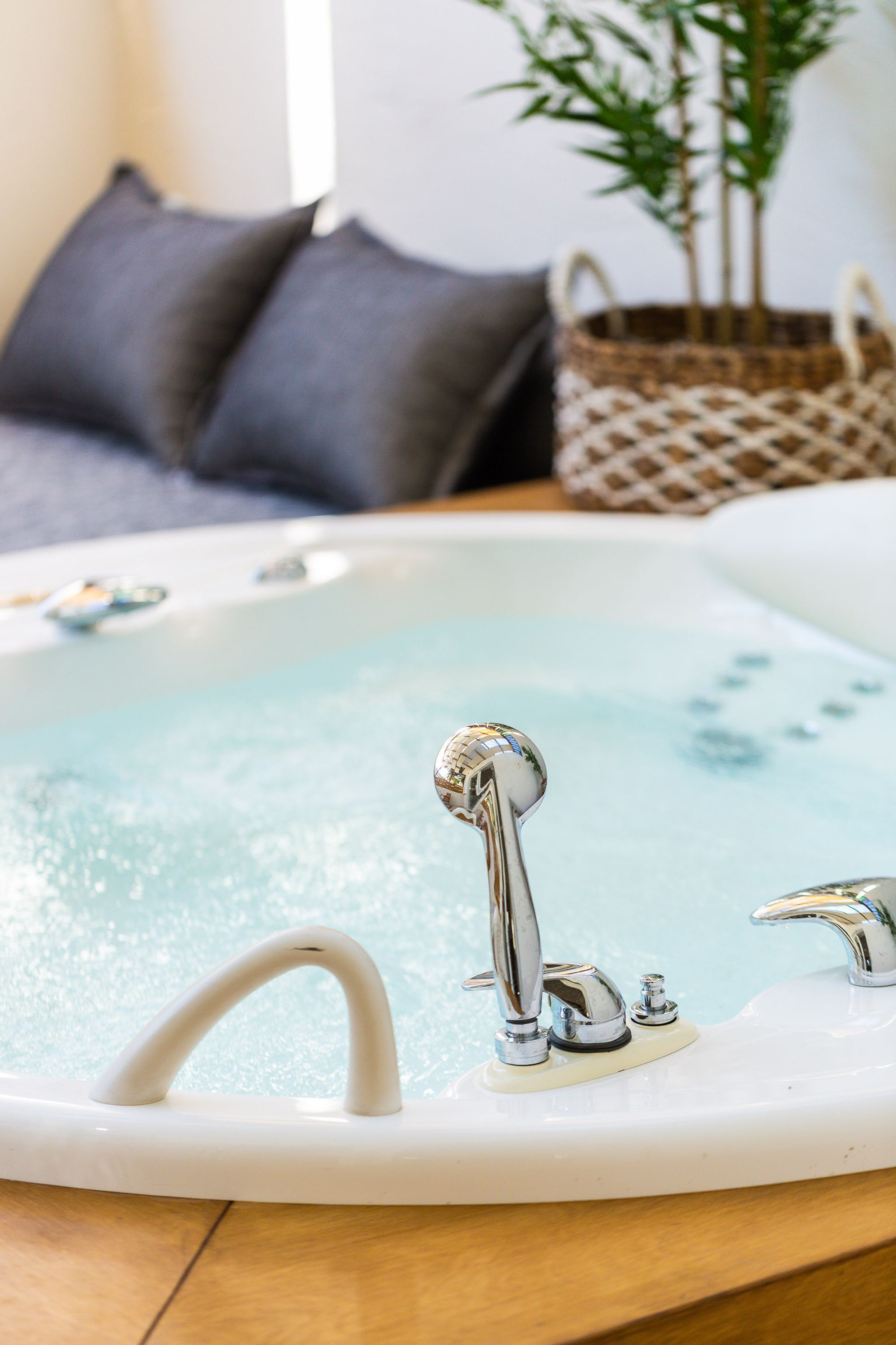 junior suite | jetted bathtub