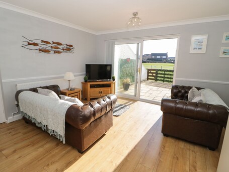 Beach House - Image 9