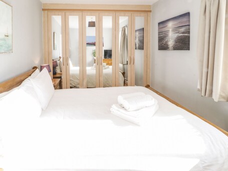 Beach House - Image 4