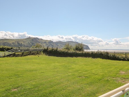 Beach House - Image 13