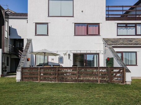 Beach House - Image 25