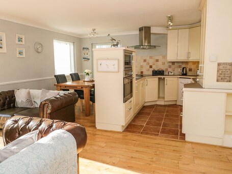 Beach House - Image 27