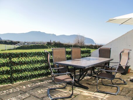 Beach House - Image 24