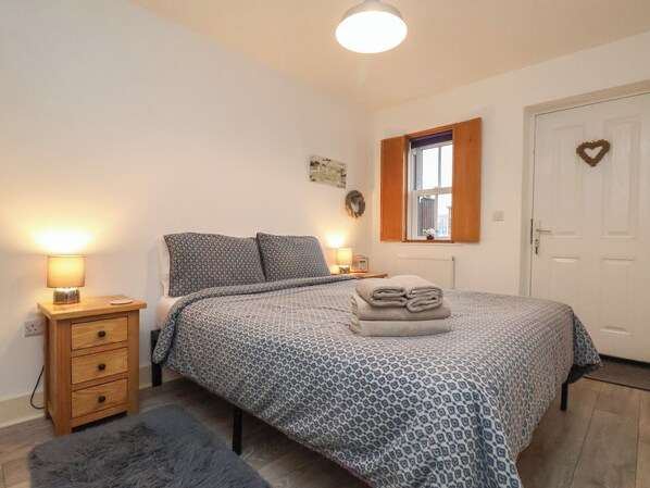 Cottage | 2 bedrooms, individually decorated, individually furnished, free WiFi