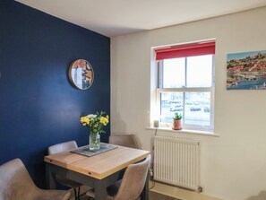 Cottage | Dining