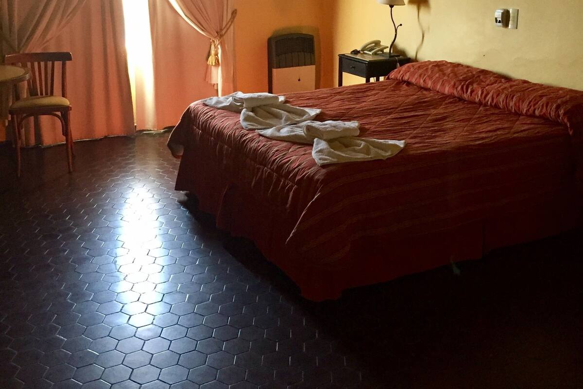 Double Room, 1 Double or 2 Twin Beds, Non Smoking | Blackout drapes, iron/ironing board, free WiFi, bed sheets
