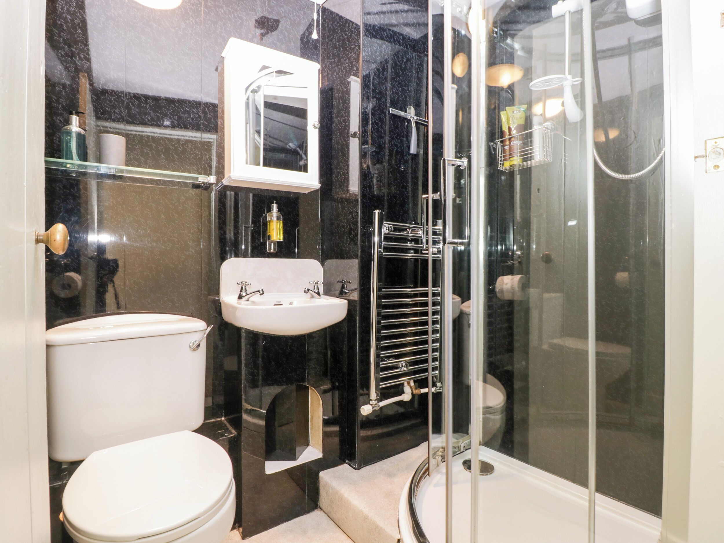 Cottage | Bathroom
