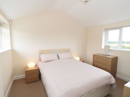 2 habitaciones, decoración personalizada y muebles diferentes 