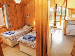 Cottage | 3 bedrooms, individually decorated, individually furnished, free WiFi - 26 Dukes Meadow (Penrith)